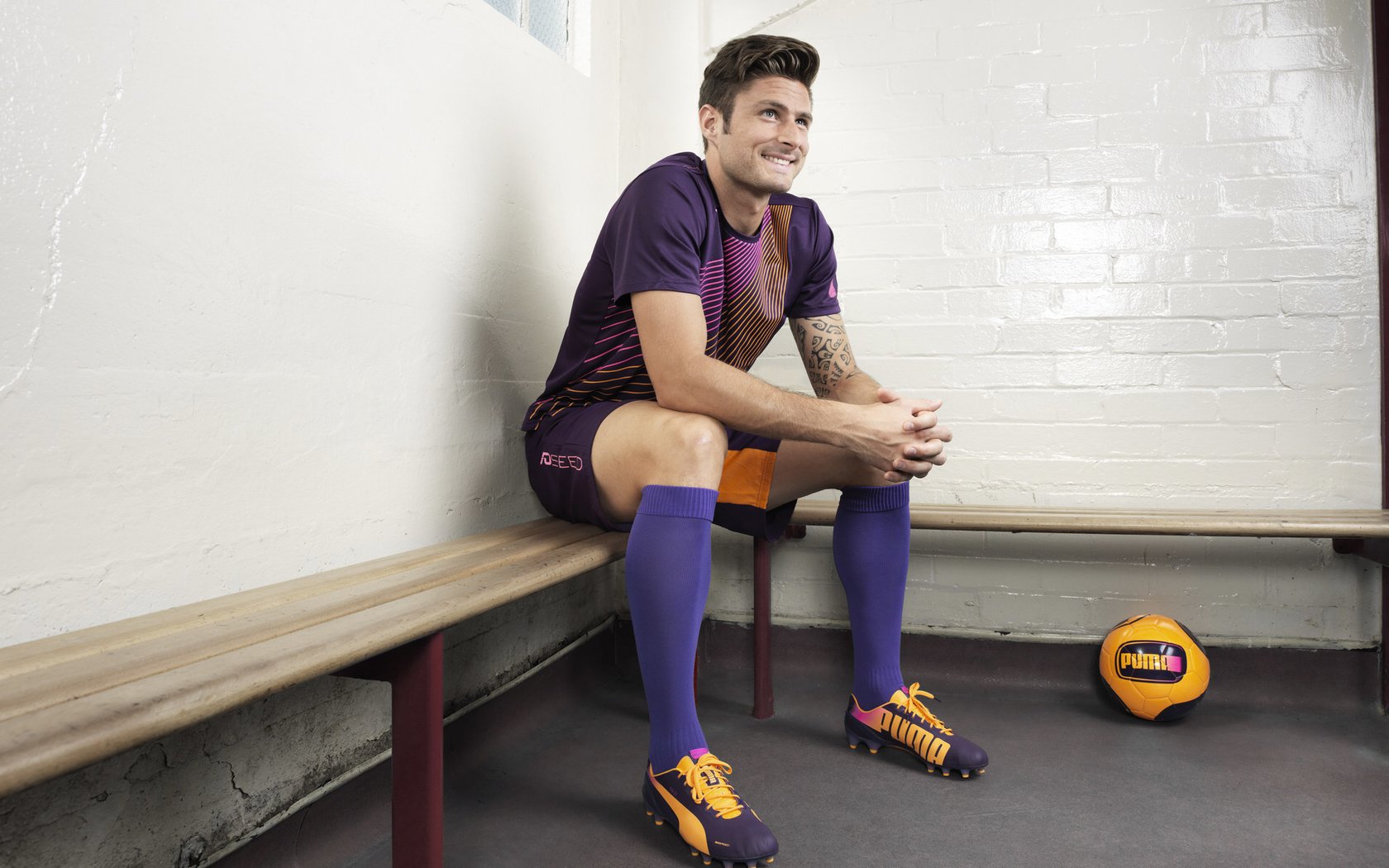 欧冠小组赛：多特1比0小胜巴黎 门线解围成全场最佳防守镜头